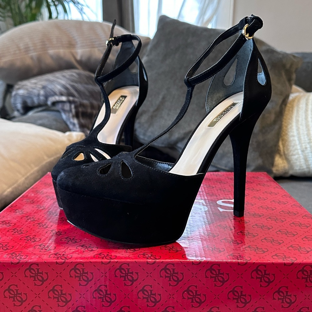 Brand new guess suede platform heels